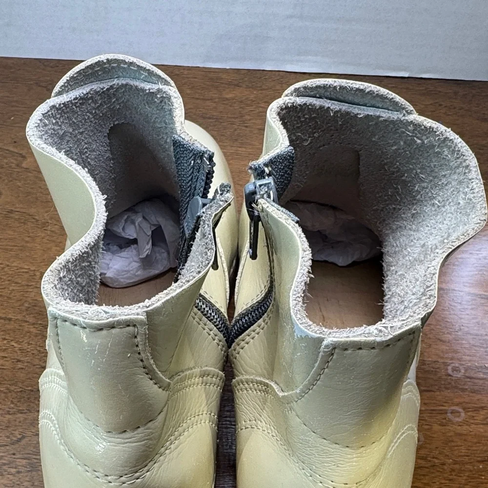 Hanna Andersson? Cream Patent Leather Wood Booties Boots, sz 36